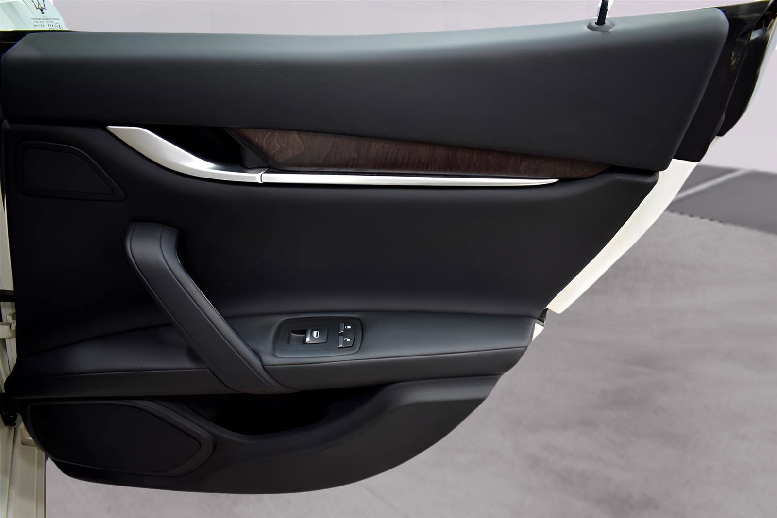 Used 2014 Maserati Ghibli image 16