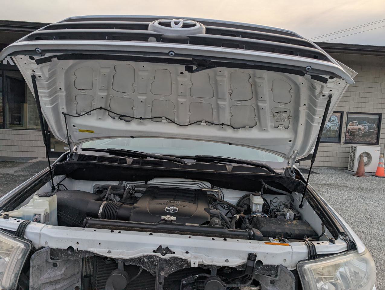 Used 2014 Toyota Sequoia SR5 w/ Premium Package image 25