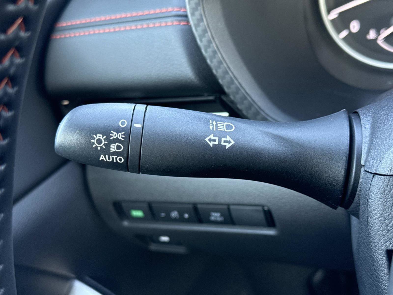 Used 2025 Nissan Sentra SR image 9