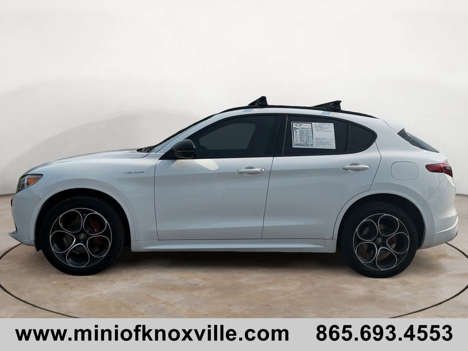 Used 2022 Alfa Romeo Stelvio Veloce AWD/4WD image 6