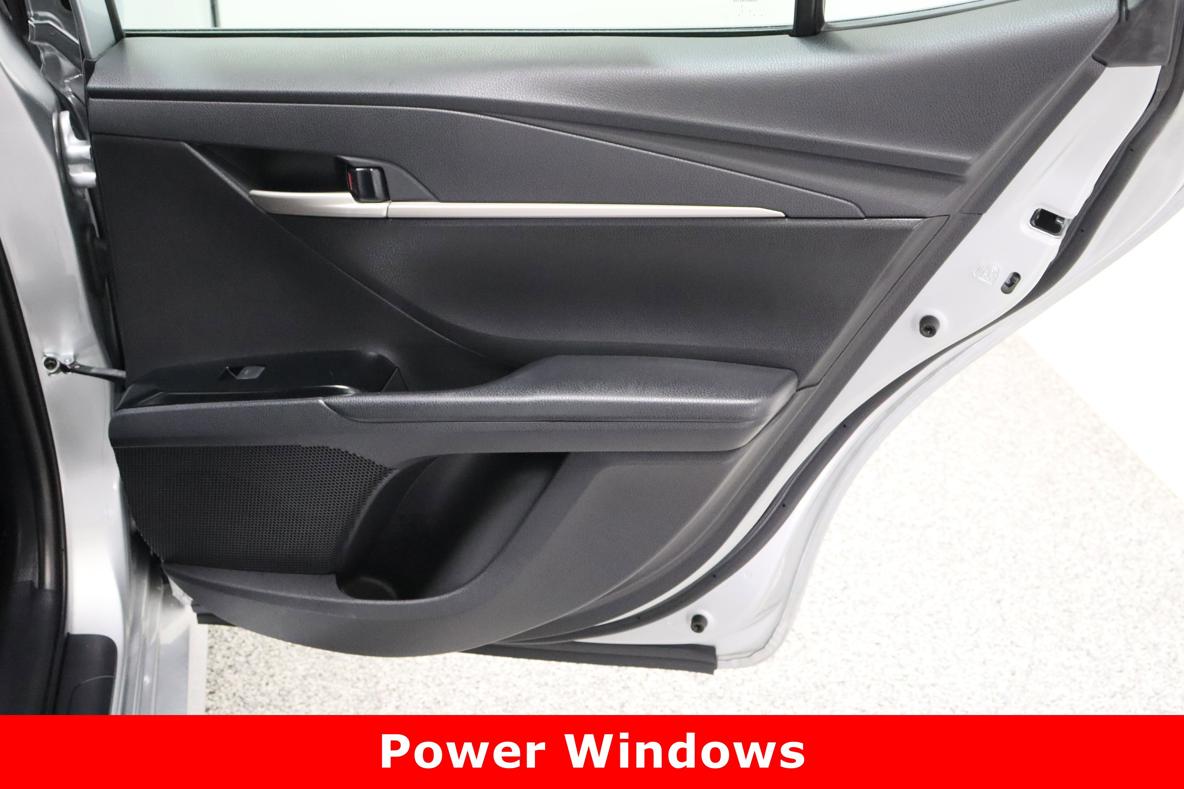 Used 2025 Toyota Camry LE FWD image 32