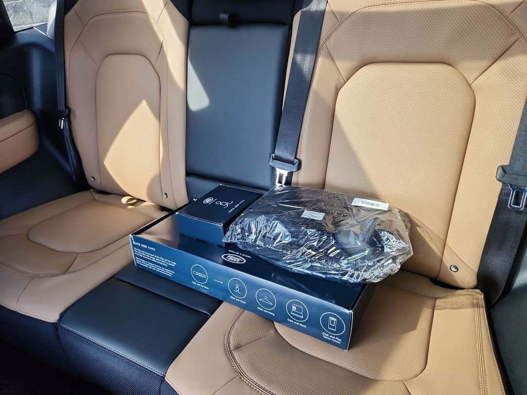 New 2026 Land Rover Defender 90 V8 image 5