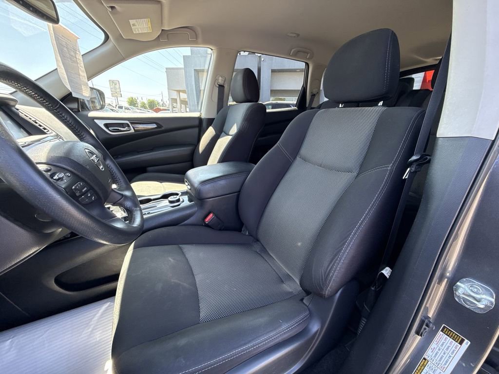 Used 2020 Nissan Pathfinder SV image 22