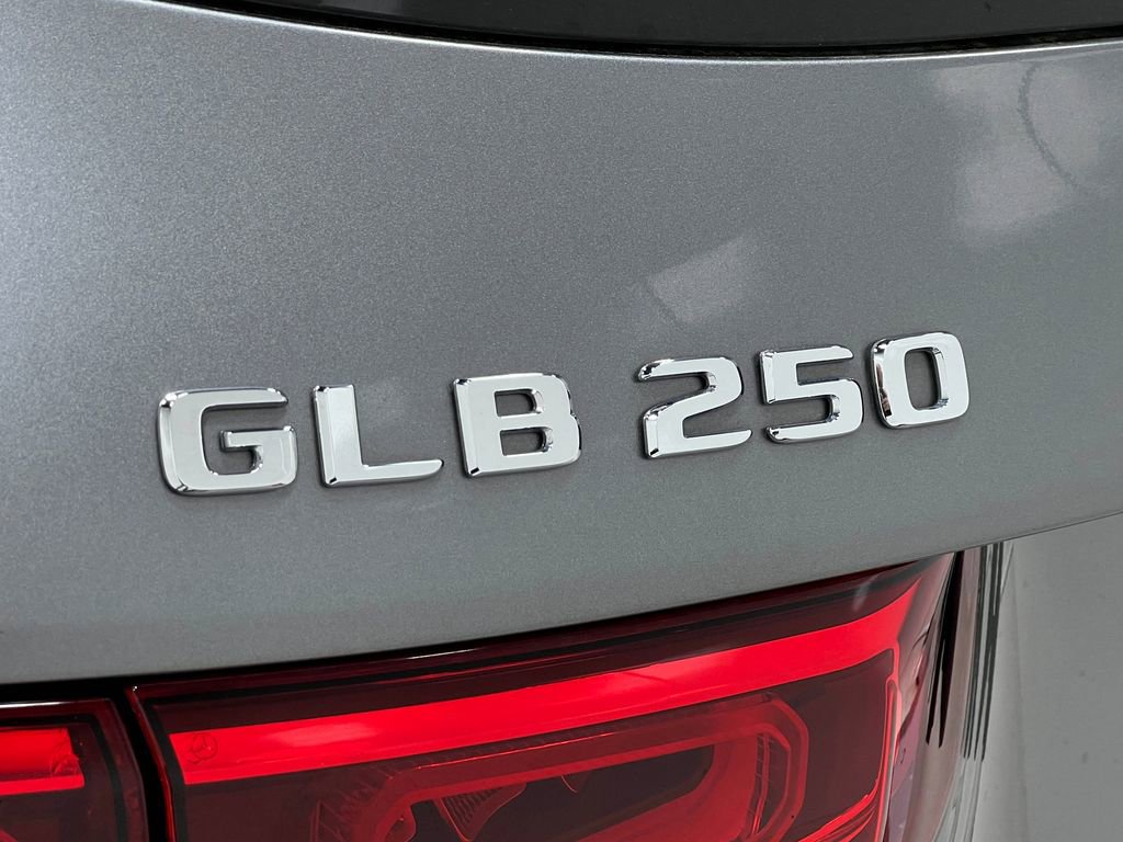 Used 2020 Mercedes-Benz GLB 250 4MATIC image 42