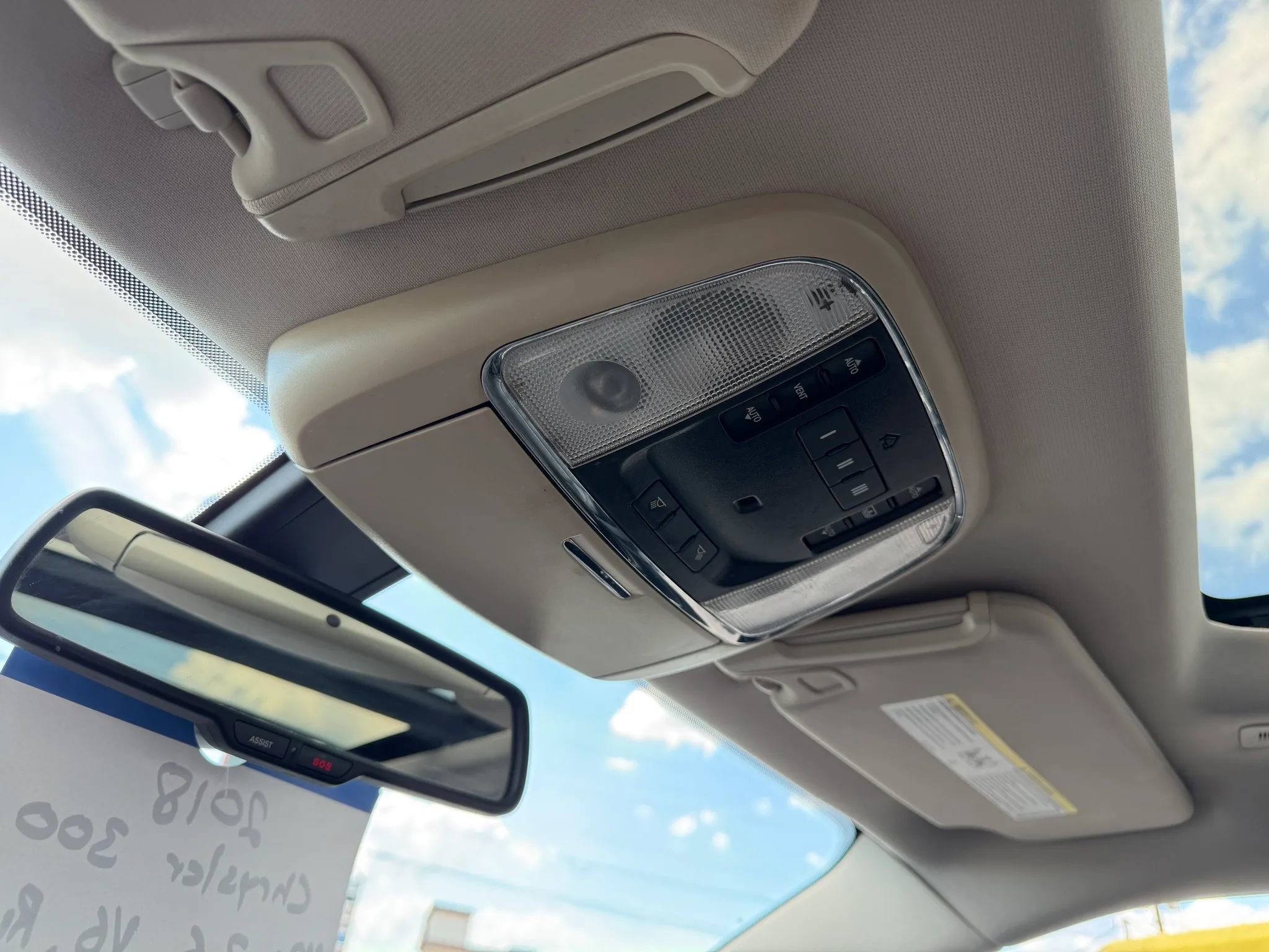 Used 2018 Chrysler 300 Touring L RWD image 22