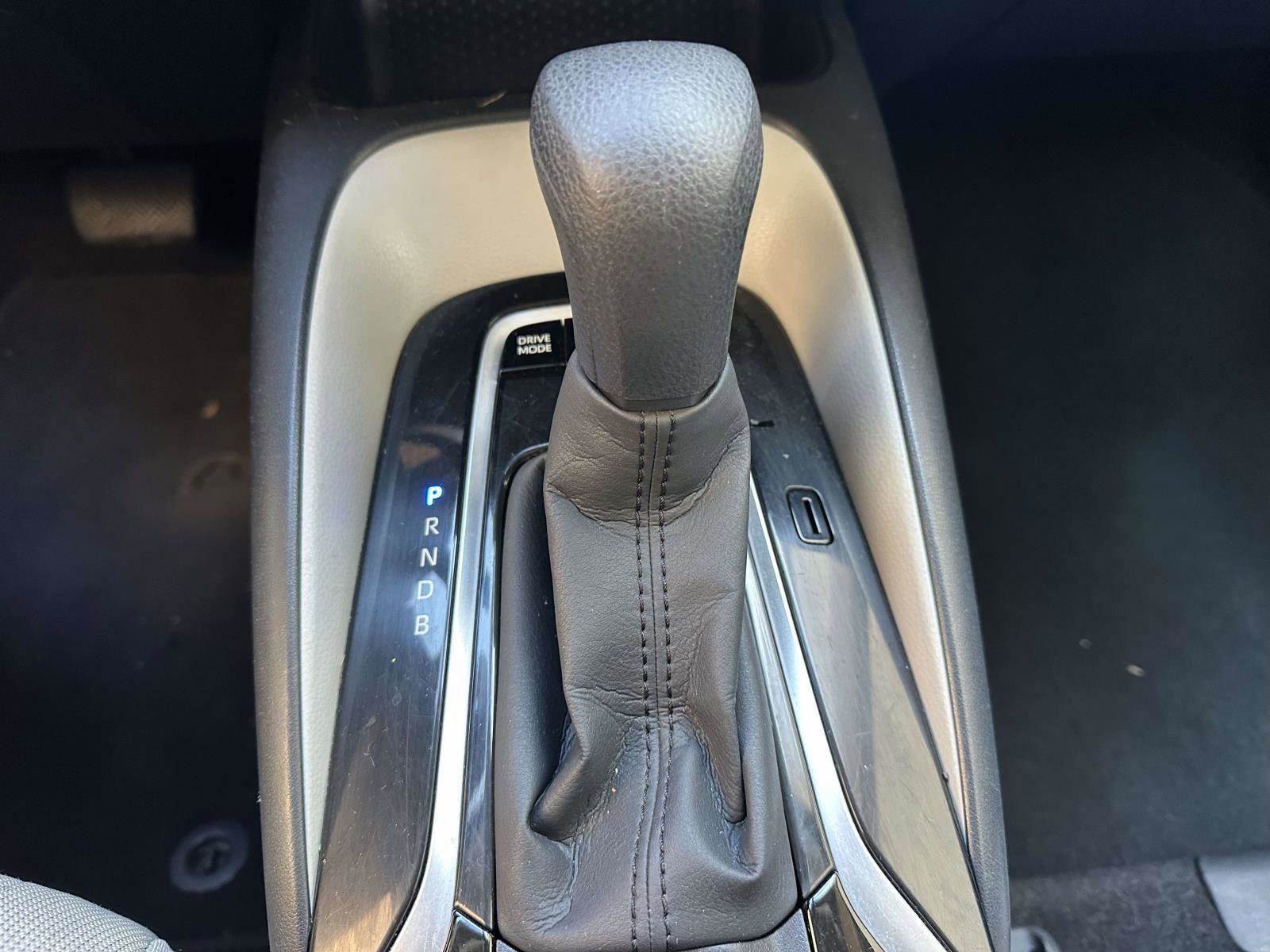 Used 2021 Toyota Corolla LE w/ Carpet Mat Package (TMS) FWD image 21