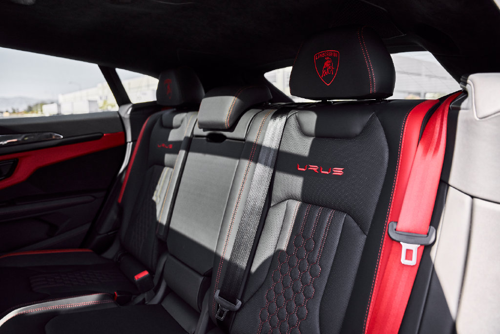 Used 2024 Lamborghini Urus S AWD/4WD image 47