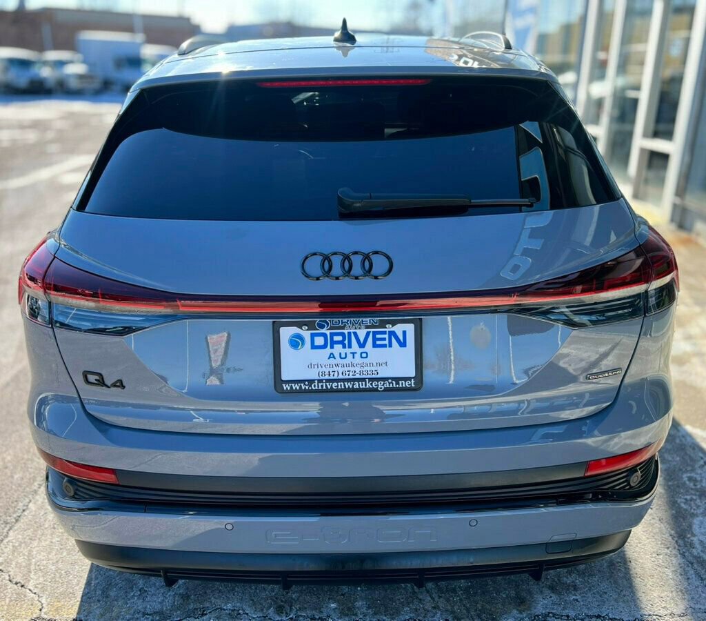 Used 2024 Audi Q4 e-tron Premium Plus w/ Premium Plus image 32