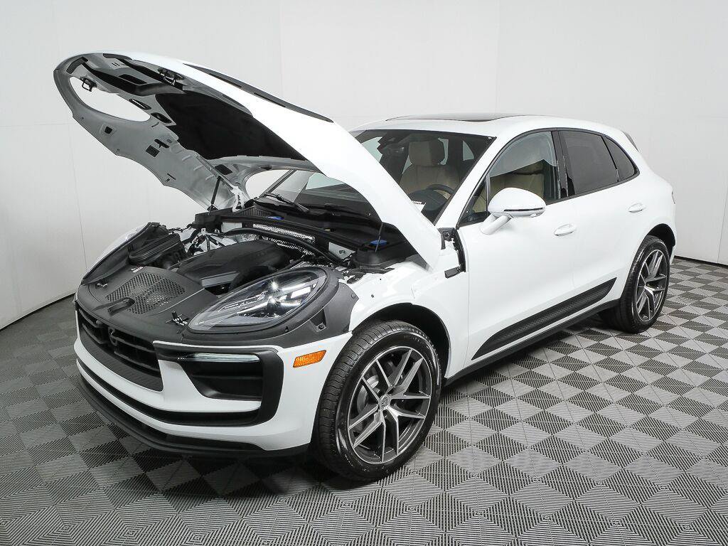 Certified 2026 Porsche Macan Turbo AWD/4WD image 33