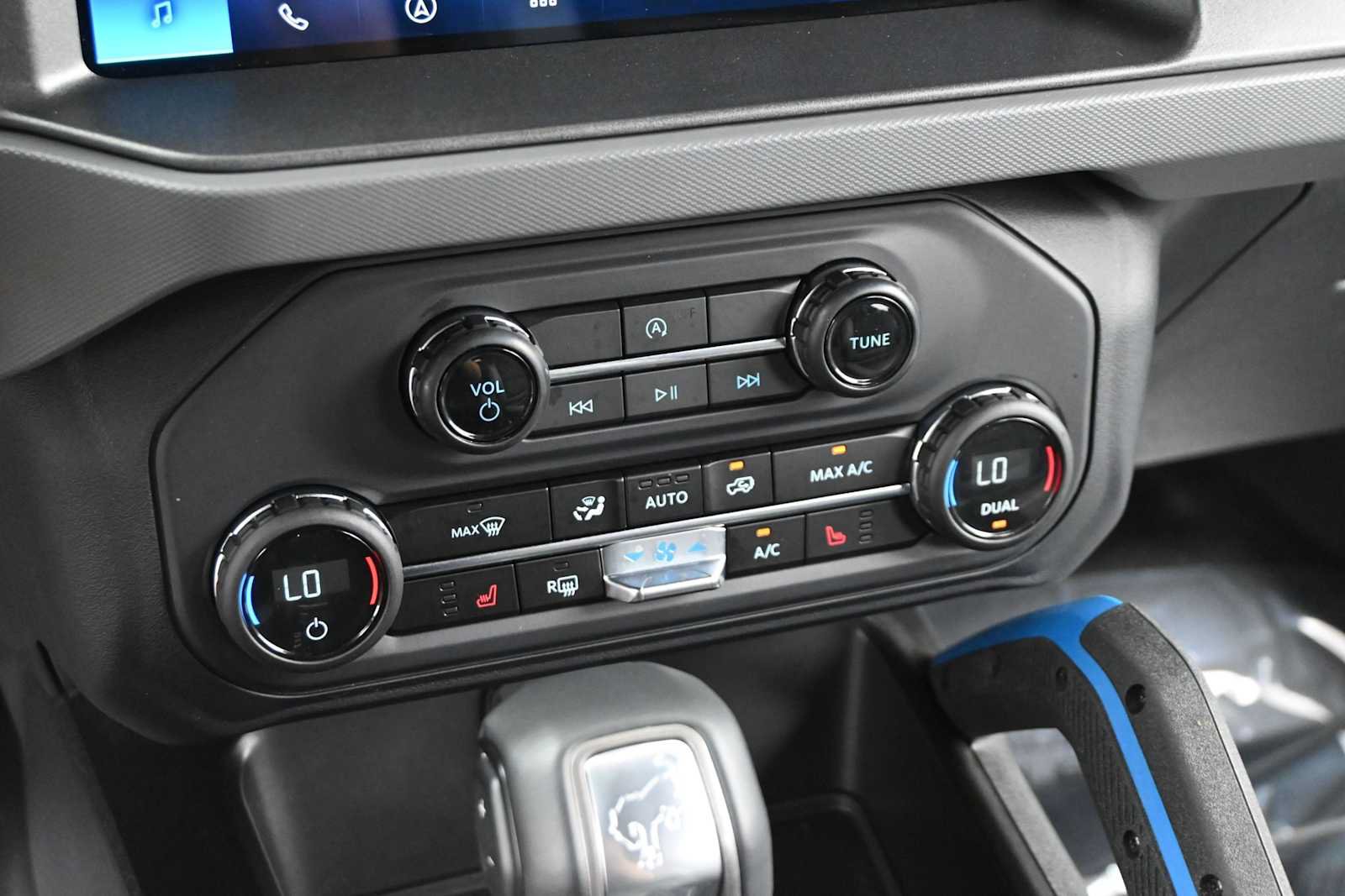 Used 2024 Ford Bronco Black Diamond w/ Sasquatch Package AWD/4WD image 18