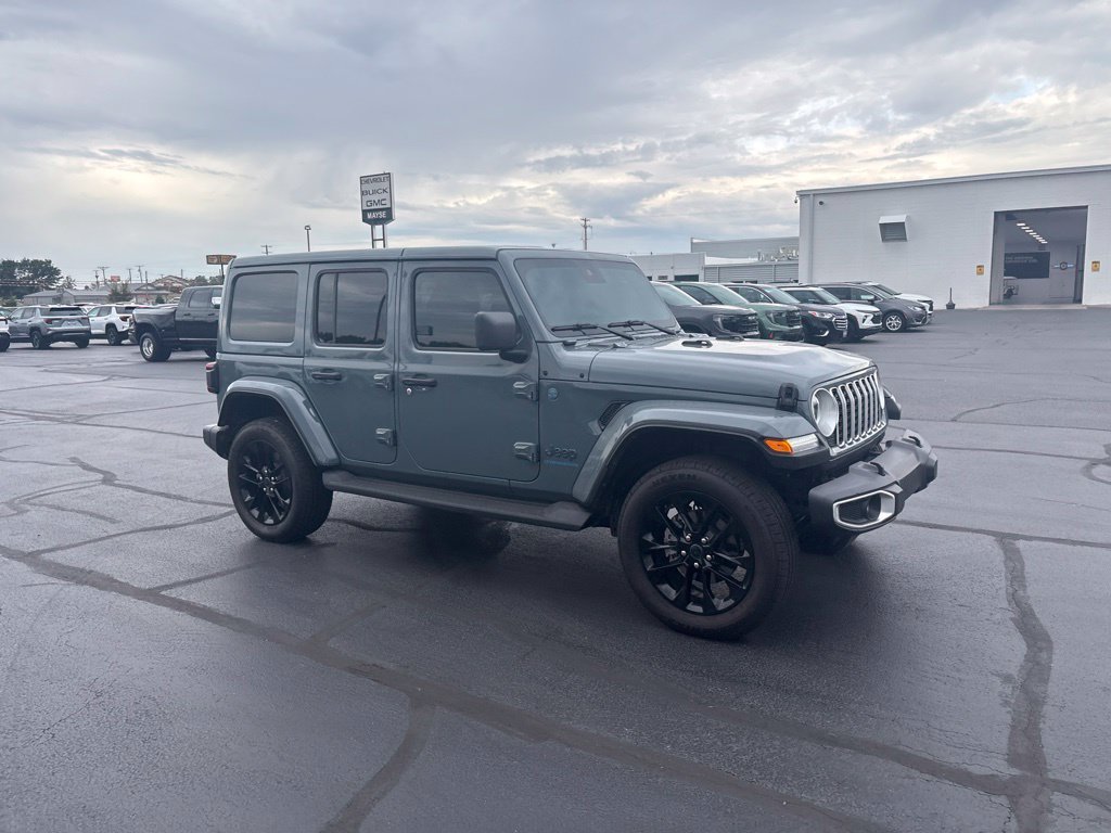 Used 2025 Jeep Wrangler Unlimited Sahara AWD/4WD image 12