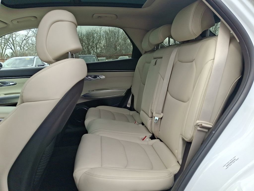 Used 2022 Genesis GV70 2.5T w/ Select Package image 12