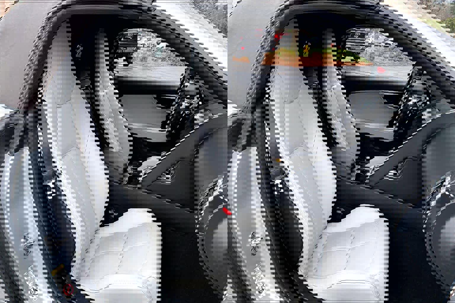 Used 2020 Jaguar F-TYPE R-Dynamic image 8