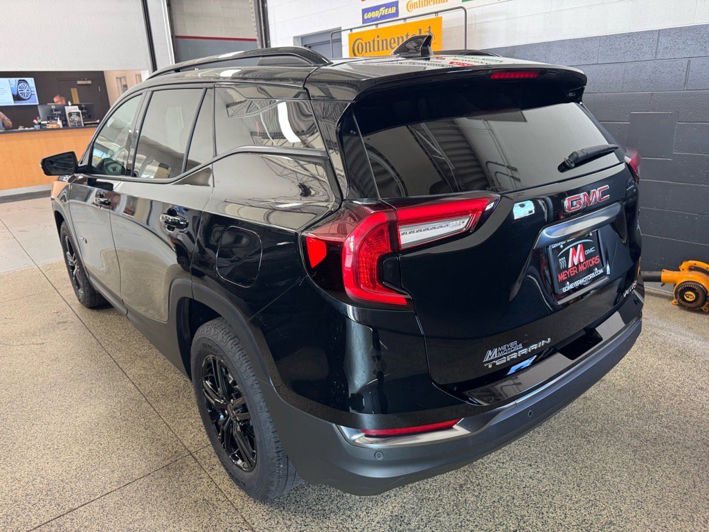 Used 2024 GMC Terrain AT4 w/ Infotainment Package II image 7
