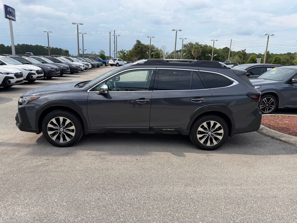 Used 2023 Subaru Outback Touring AWD/4WD image 10