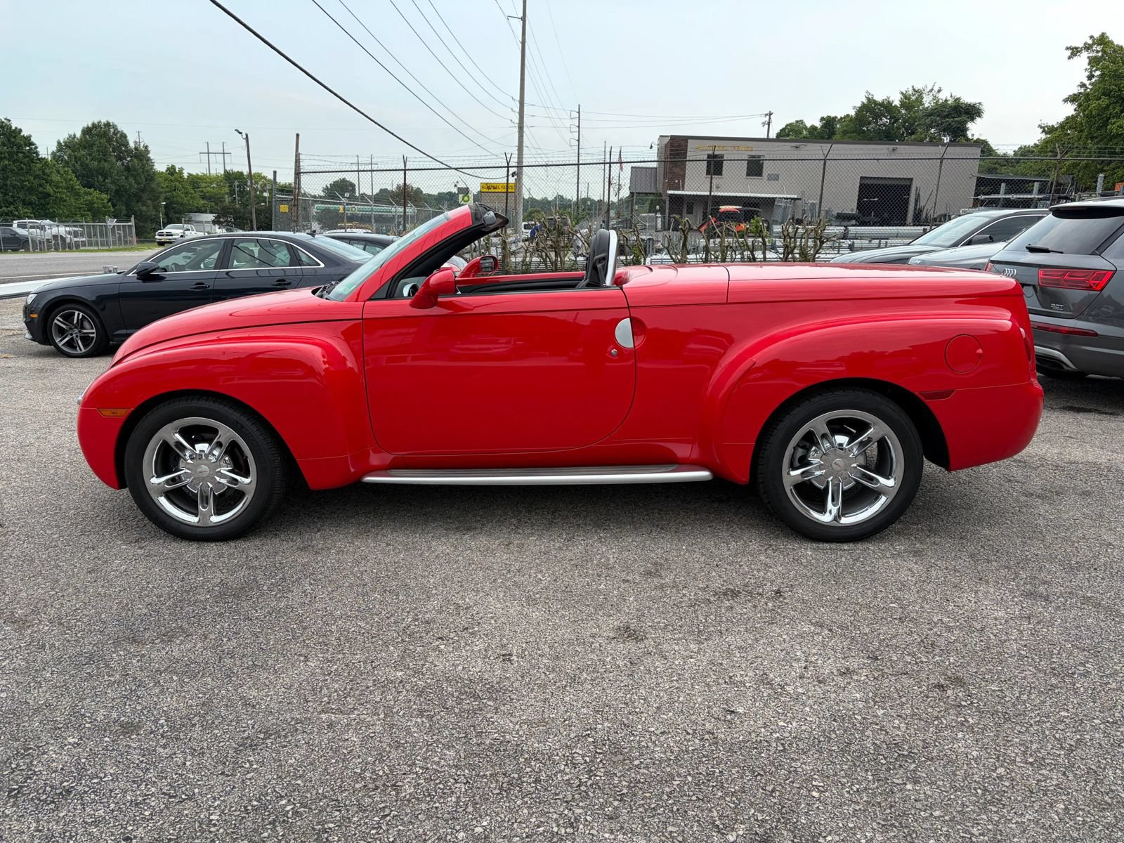 Used 2005 Chevrolet SSR w/ Preferred Equipment Group RWD image 13