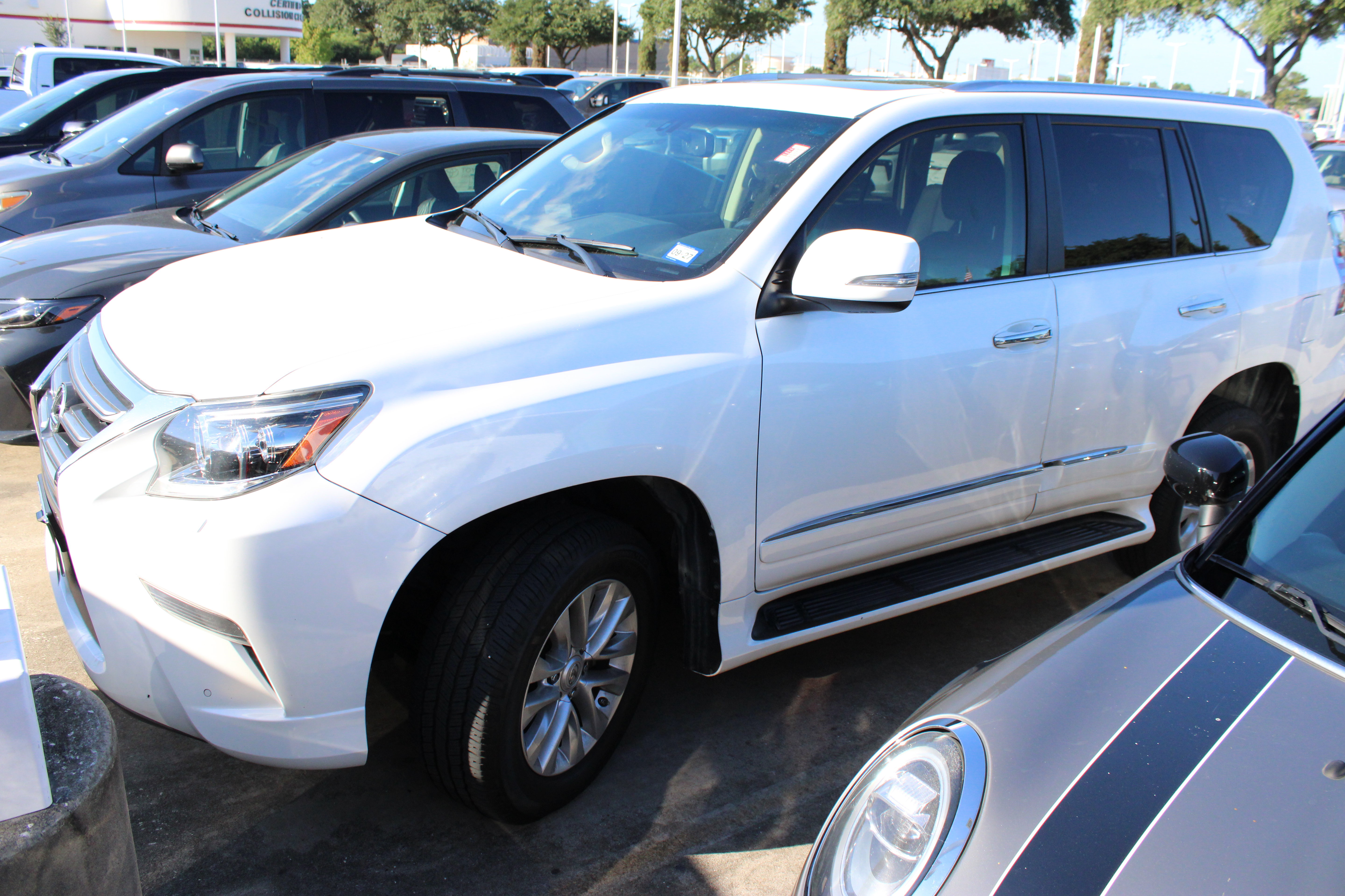Used 2016 Lexus GX 460 w/ Premium Package AWD/4WD image 4