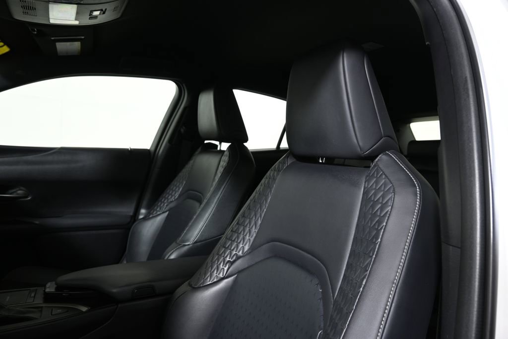 Used 2022 Lexus UX 200 w/ Accessory Package (Z2) image 15