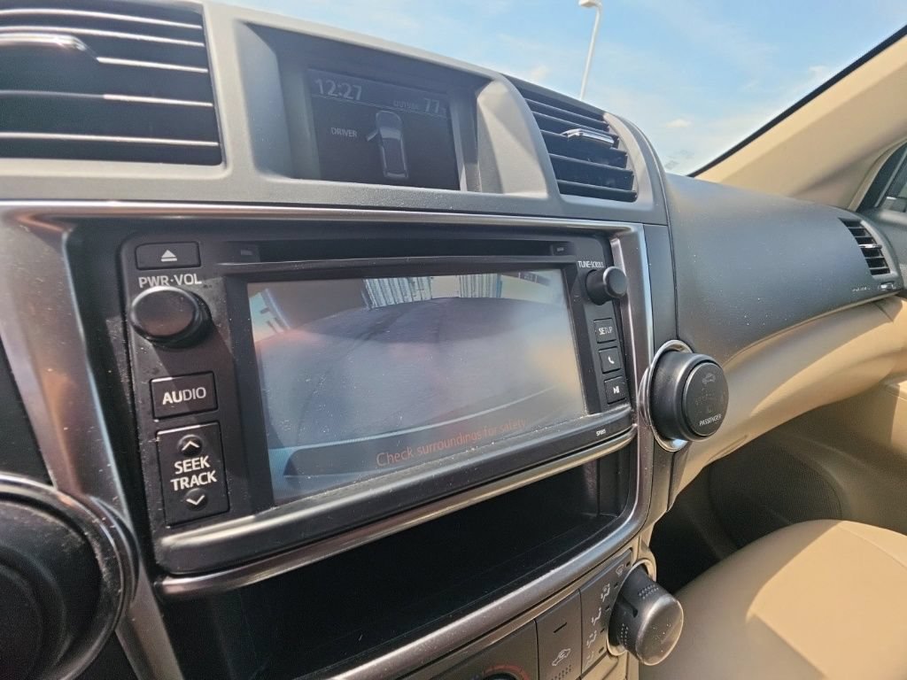 Used 2013 Toyota Highlander SE AWD/4WD image 20