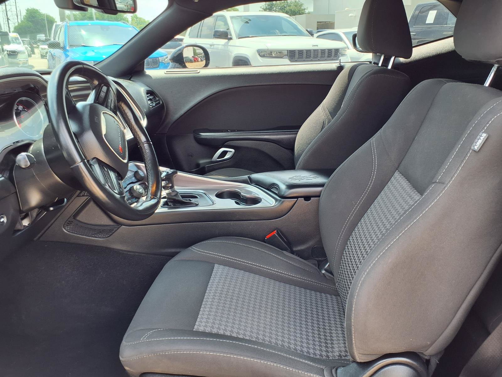 Used 2022 Dodge Challenger SXT RWD image 19