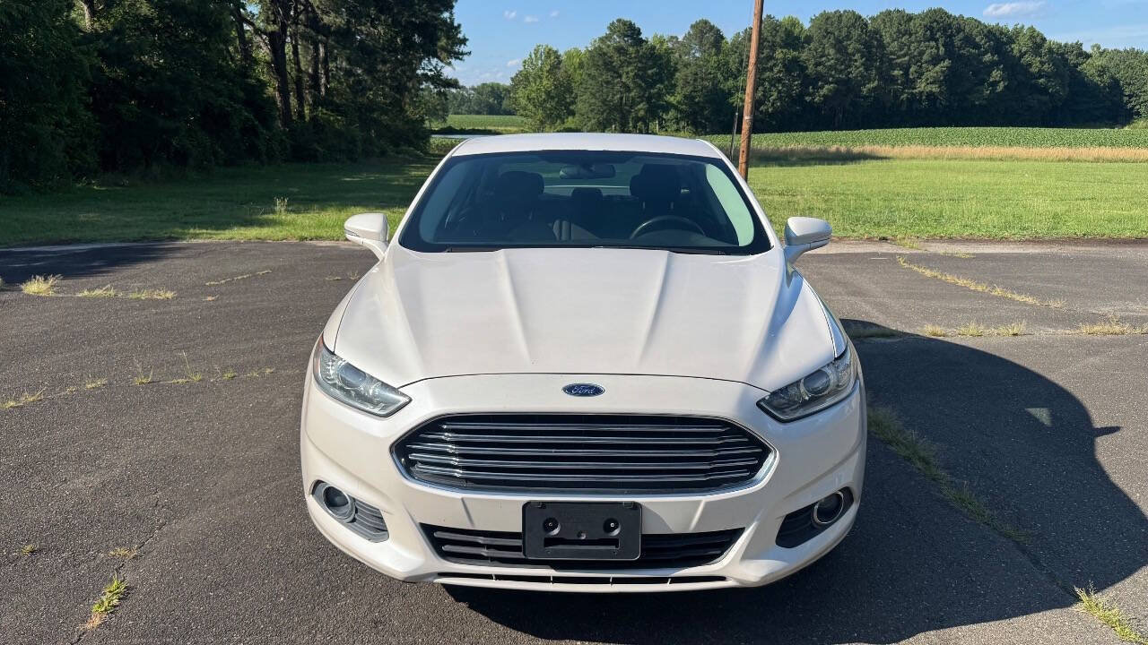 Used 2013 Ford Fusion SE FWD image 3