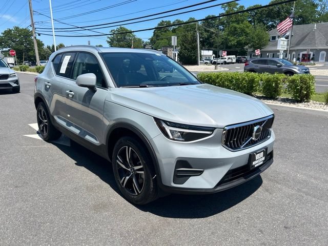 Used 2025 Volvo XC40 B5 Core AWD/4WD image 6