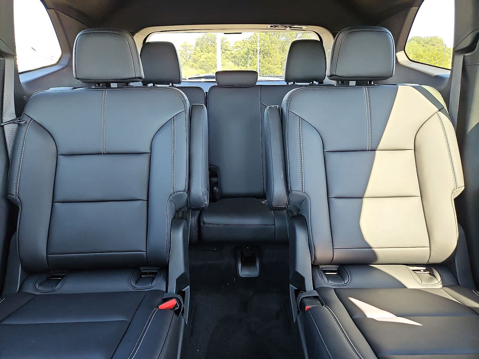 Used 2026 GMC Acadia Elevation w/ Elevation Premium Package FWD image 14
