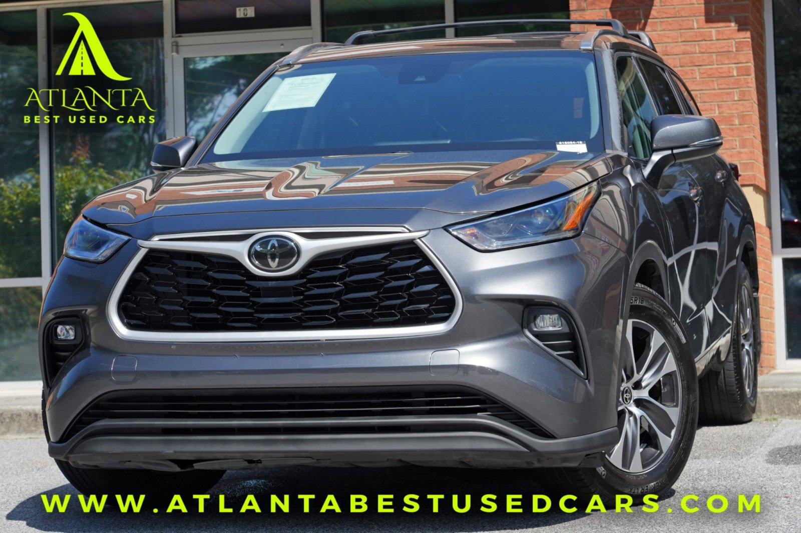 Used 2021 Toyota Highlander XLE FWD image 1