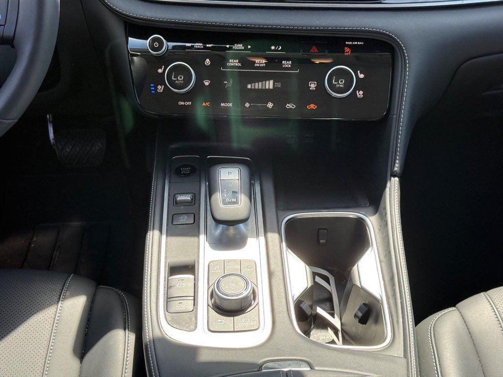 Used 2026 INFINITI QX60 Luxe w/ Family Package AWD/4WD image 16