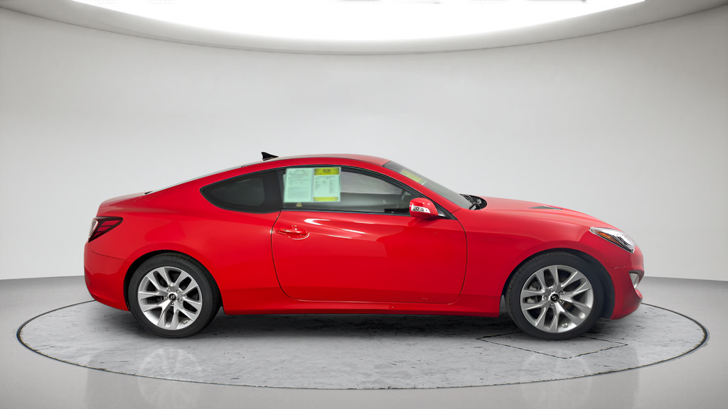 Used 2016 Hyundai Genesis 3.8 RWD image 2