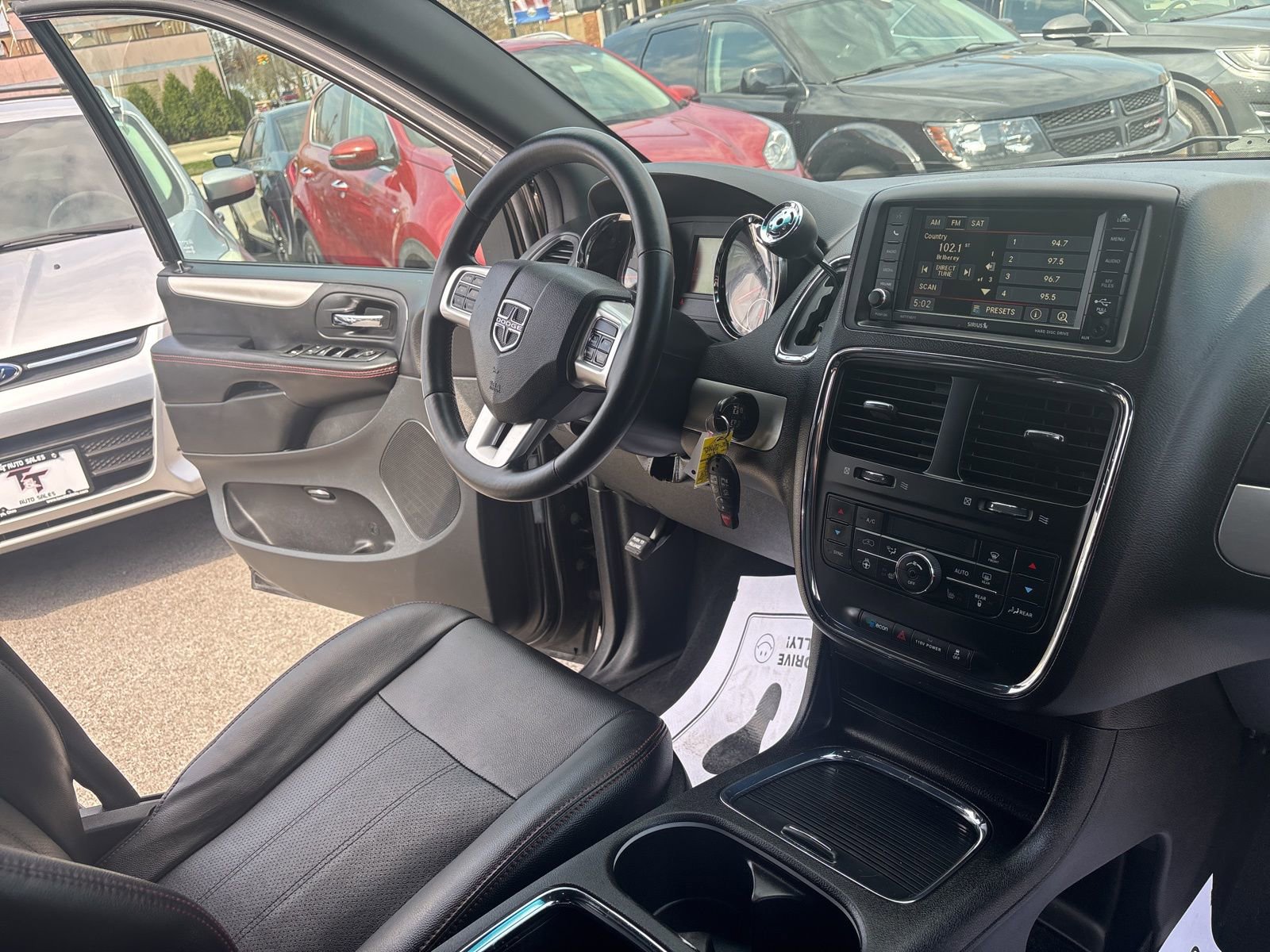 Used 2015 Dodge Grand Caravan R/T w/ Driver Convenience Group FWD image 25