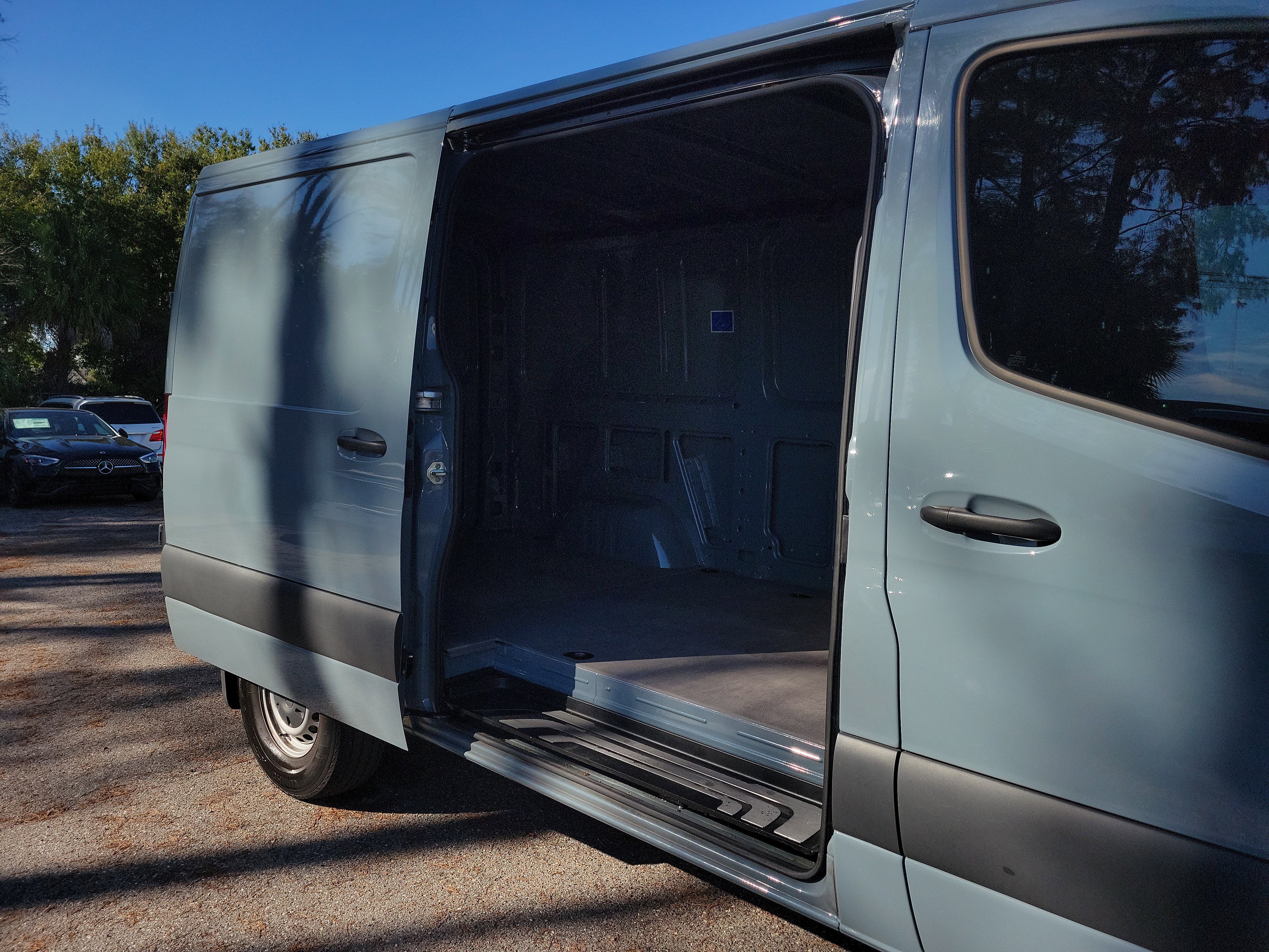 Used 2024 Mercedes-Benz Sprinter 2500 image 12