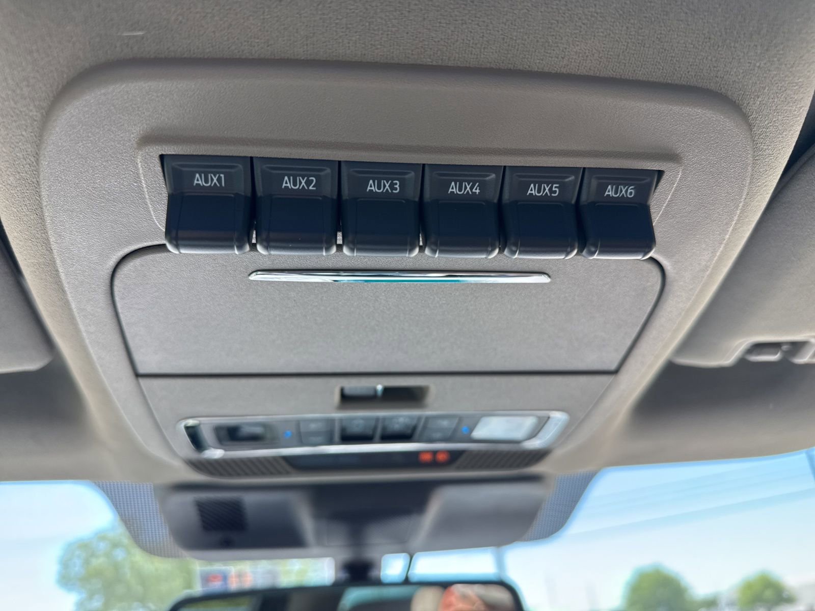 Used 2026 Ford F350 Platinum w/ Platinum Plus Package image 18