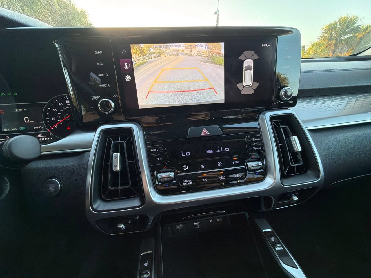 Used 2023 Kia Sorento EX AWD/4WD image 11
