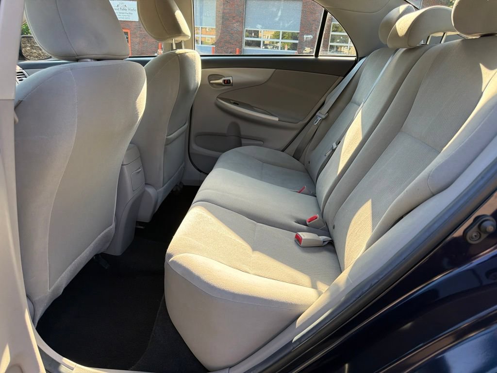 Used 2013 Toyota Corolla LE FWD image 21