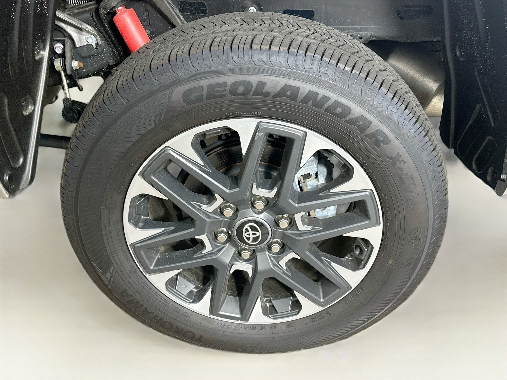 Used 2025 Toyota Tundra Limited AWD/4WD image 11
