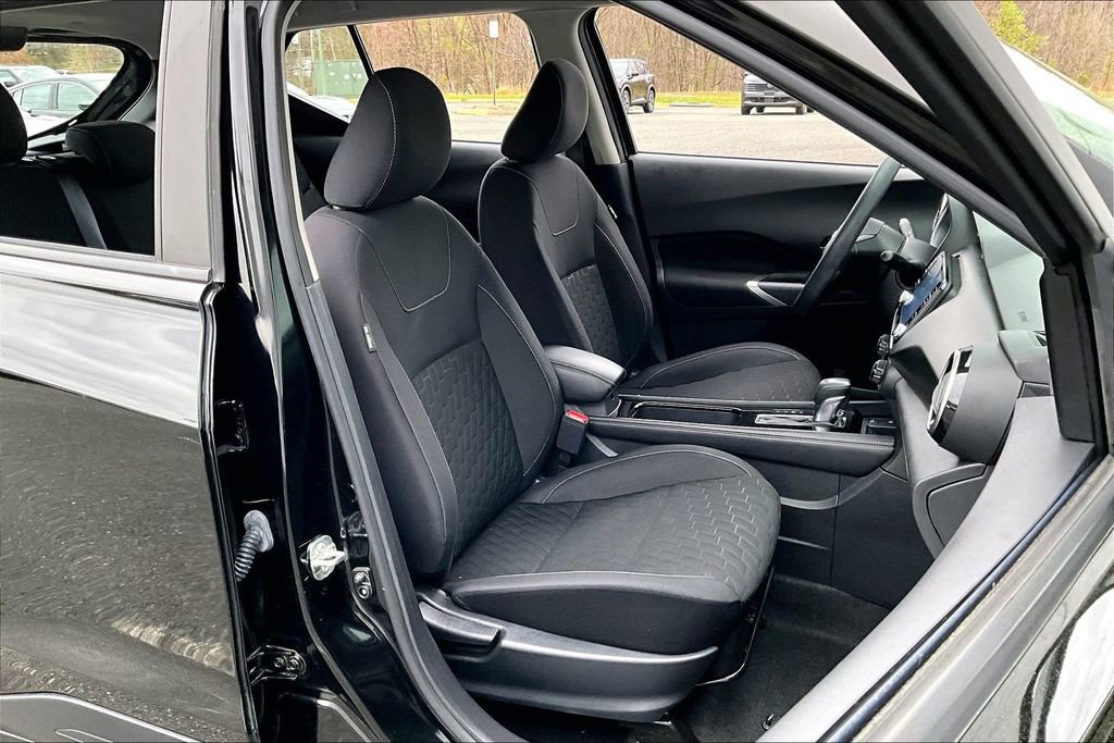 Certified 2022 Nissan Kicks SV image 6