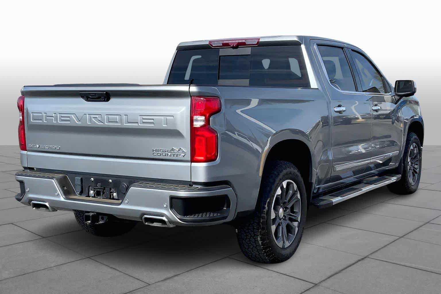 Used 2023 Chevrolet Silverado 1500 High Country w/ Technology Package AWD/4WD image 13