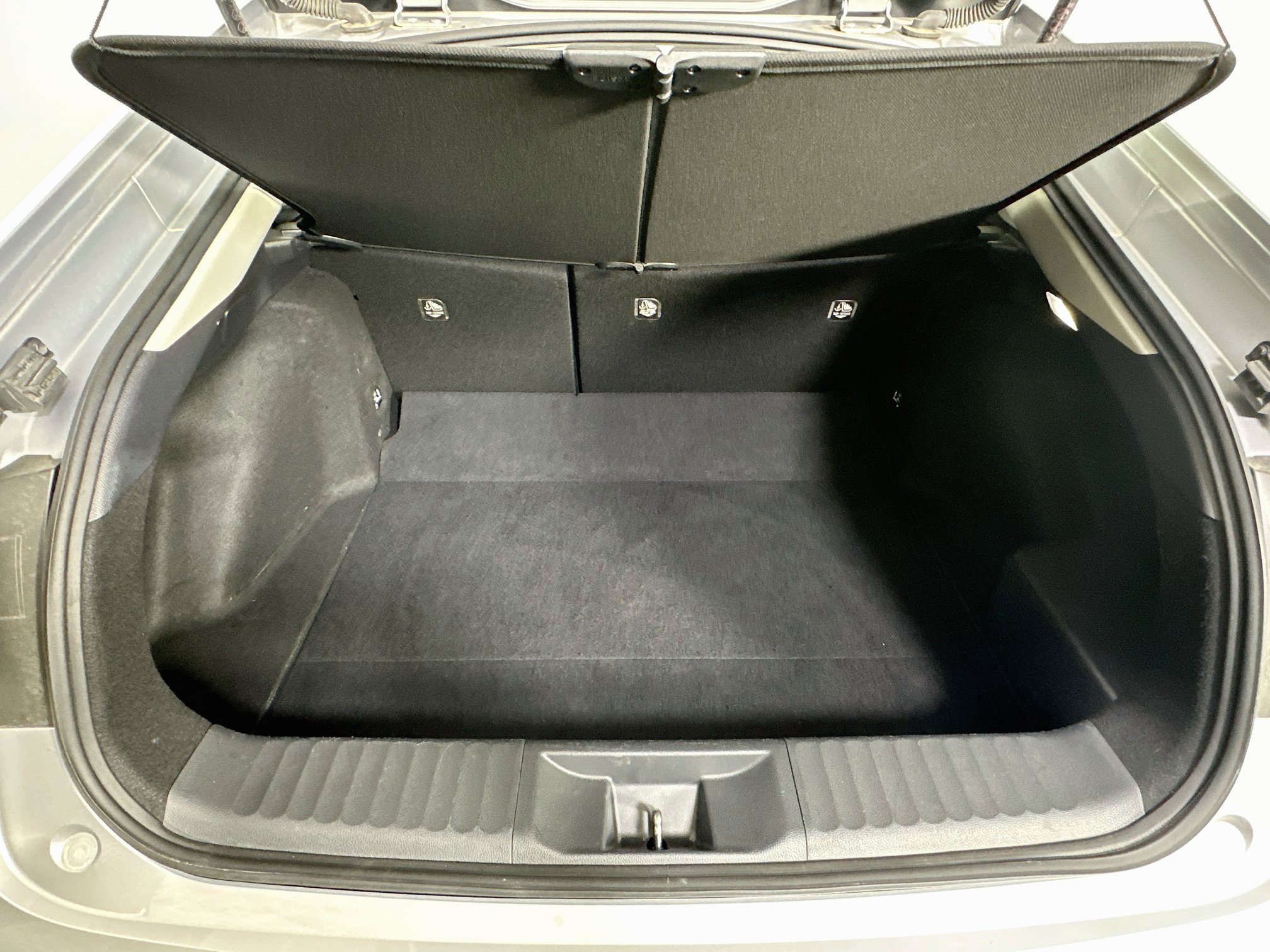 Used 2025 Toyota Prius LE FWD image 27