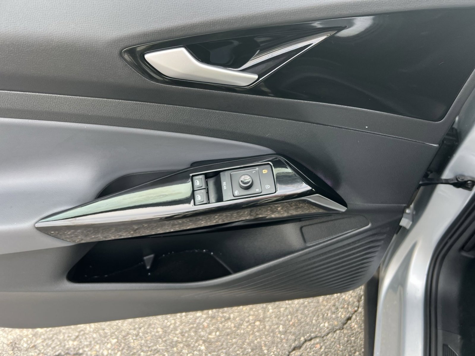 Used 2021 Volkswagen ID.4 Pro image 14