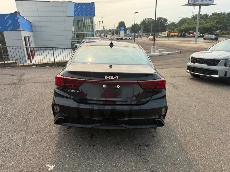 Certified 2024 Kia Forte LXS w/ LXS Technology Package FWD image 7