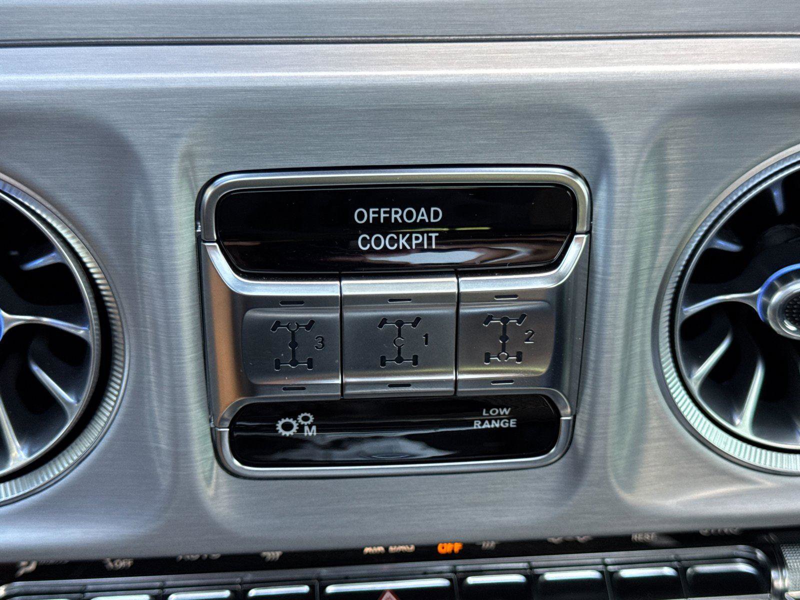 Used 2025 Mercedes-Benz G 63 AMG 4MATIC image 44