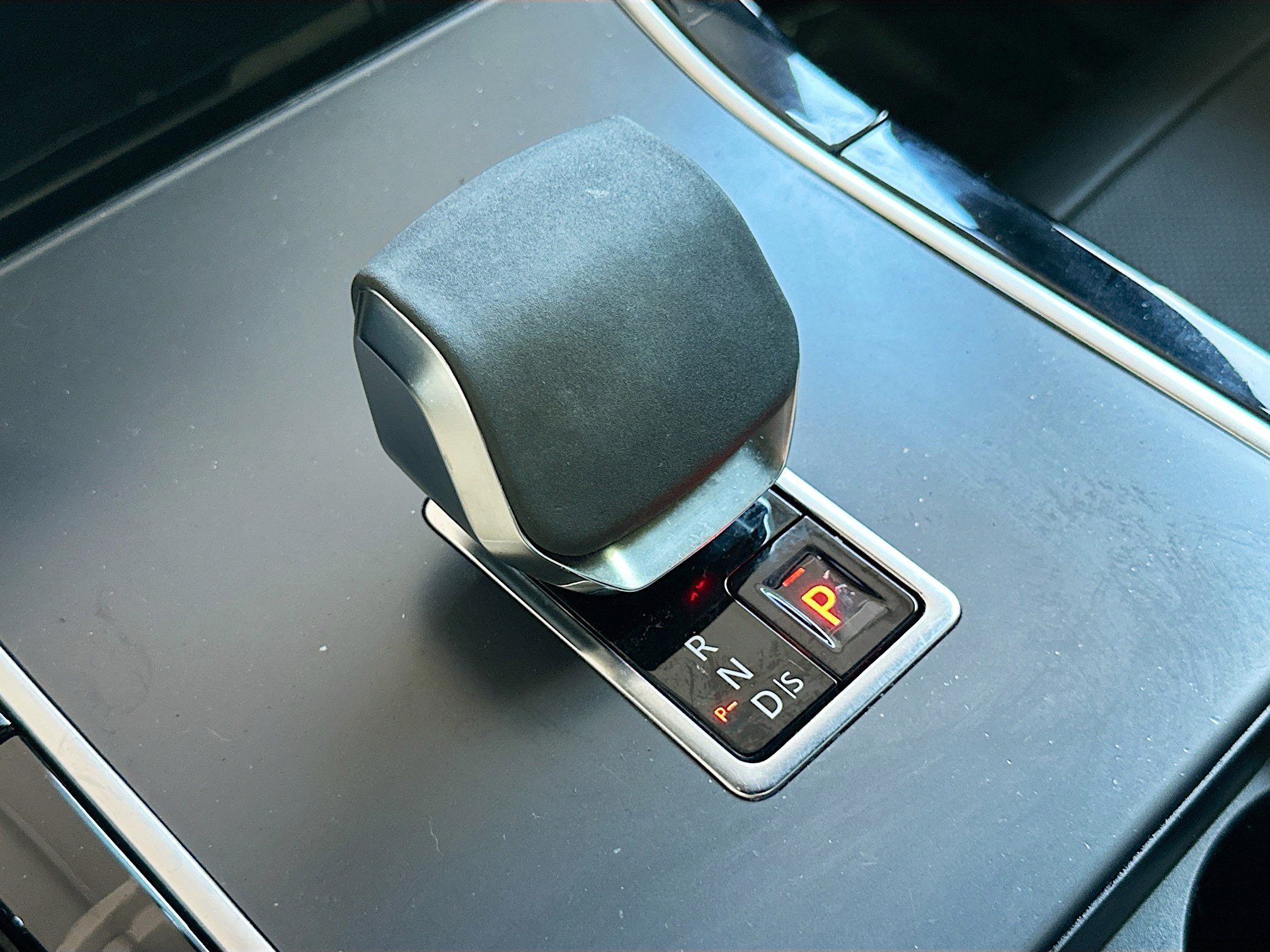 Used 2024 Land Rover Range Rover Velar Dynamic SE image 17