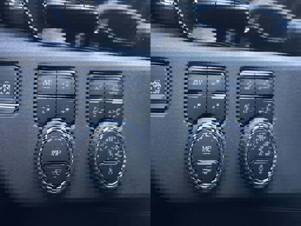 Certified 2025 Chevrolet Silverado 1500 High Country image 28