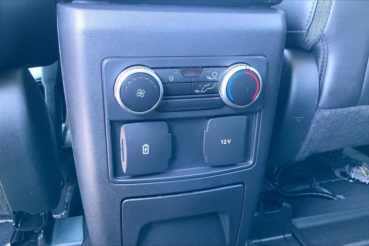 Used 2022 Ford Explorer XLT w/ Equipment Group 202A RWD image 30