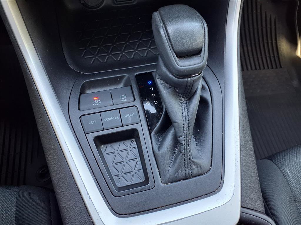 Used 2022 Toyota RAV4 XLE w/ Convenience Package image 27