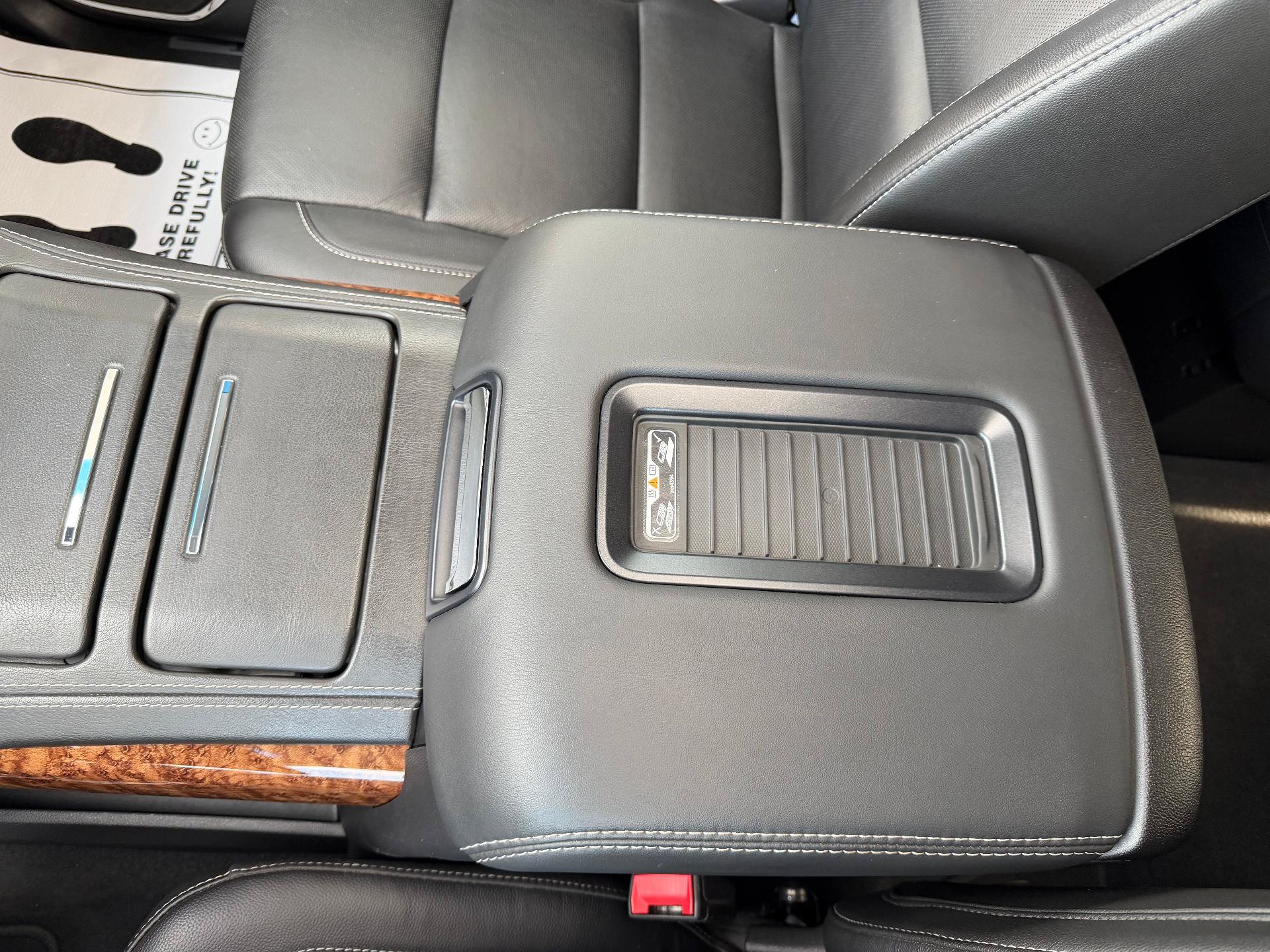 Used 2019 Chevrolet Tahoe Premier AWD/4WD image 18