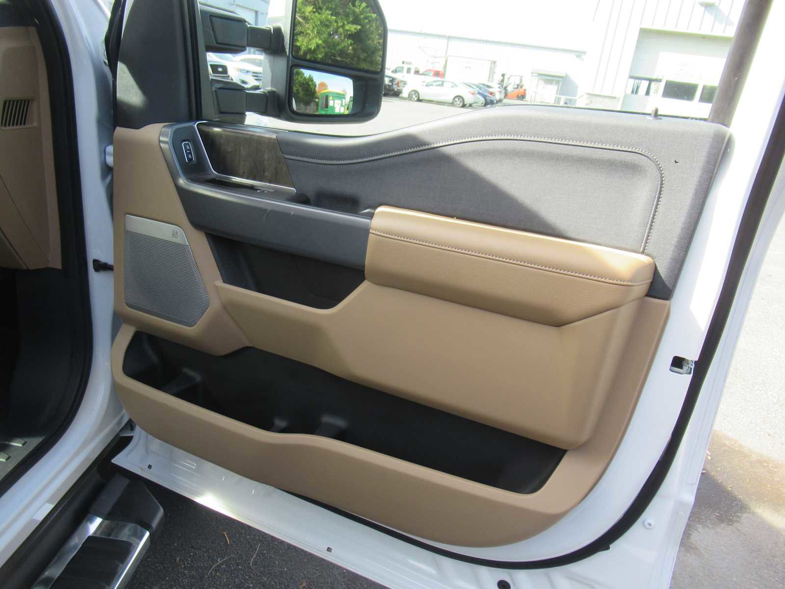 Used 2023 Ford F350 Lariat image 12