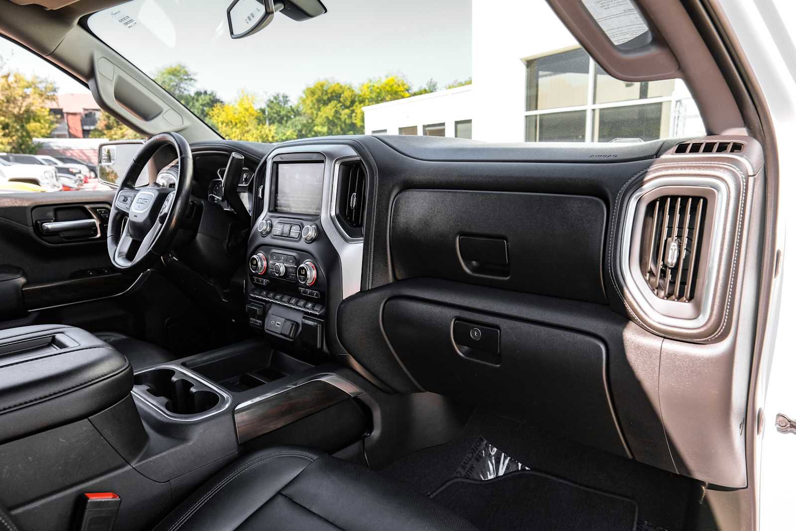 Used 2020 GMC Sierra 1500 SLT image 14