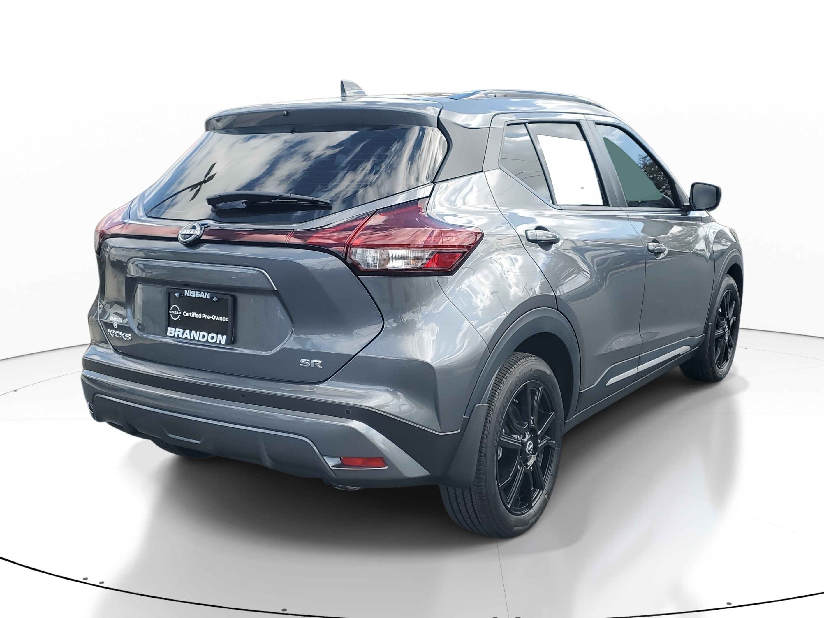 Used 2023 Nissan Kicks SR w/ SR Premium Package image 7